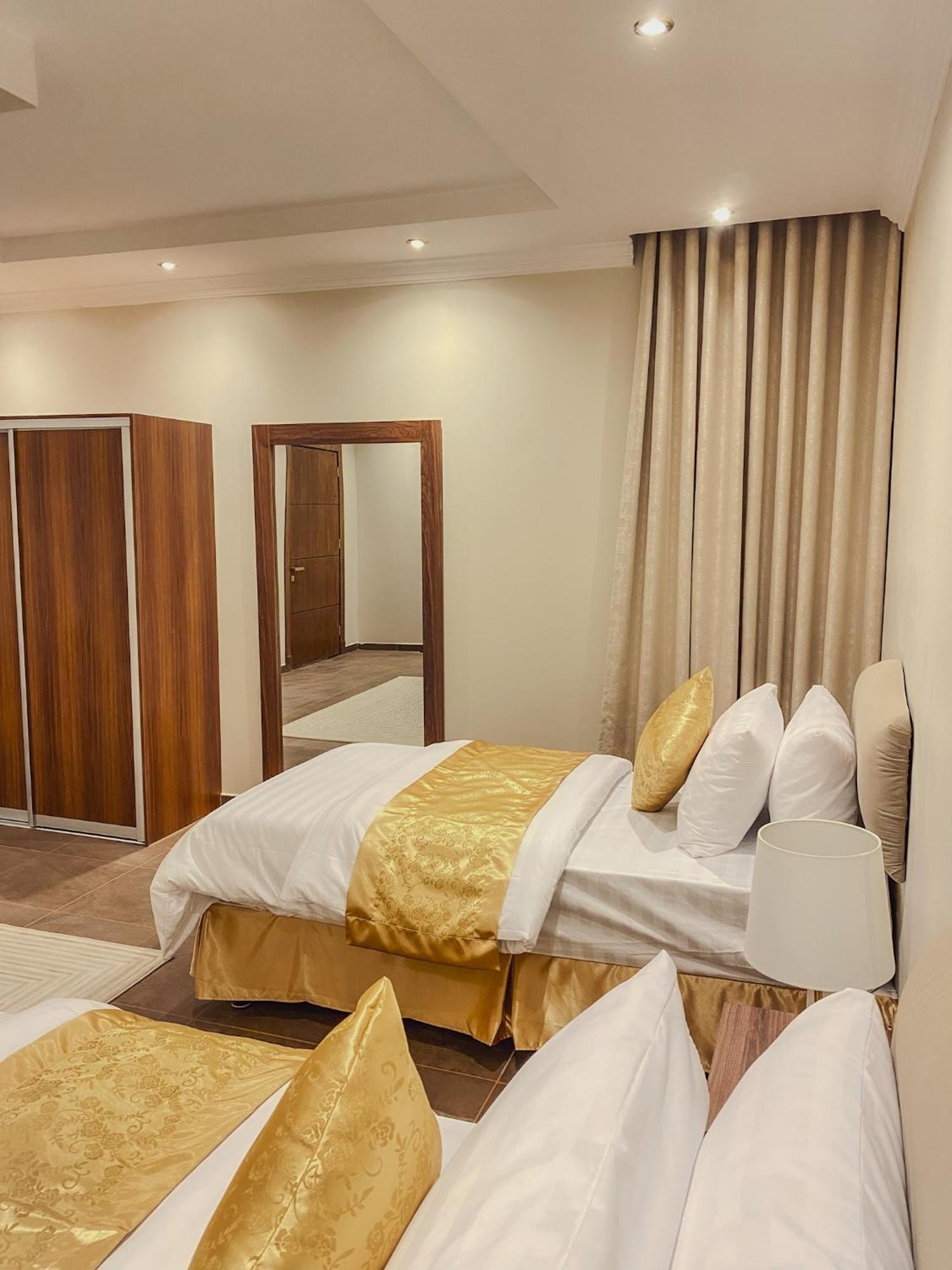 Comfort Inn Al Taawon - Family Only リヤード エクステリア 写真