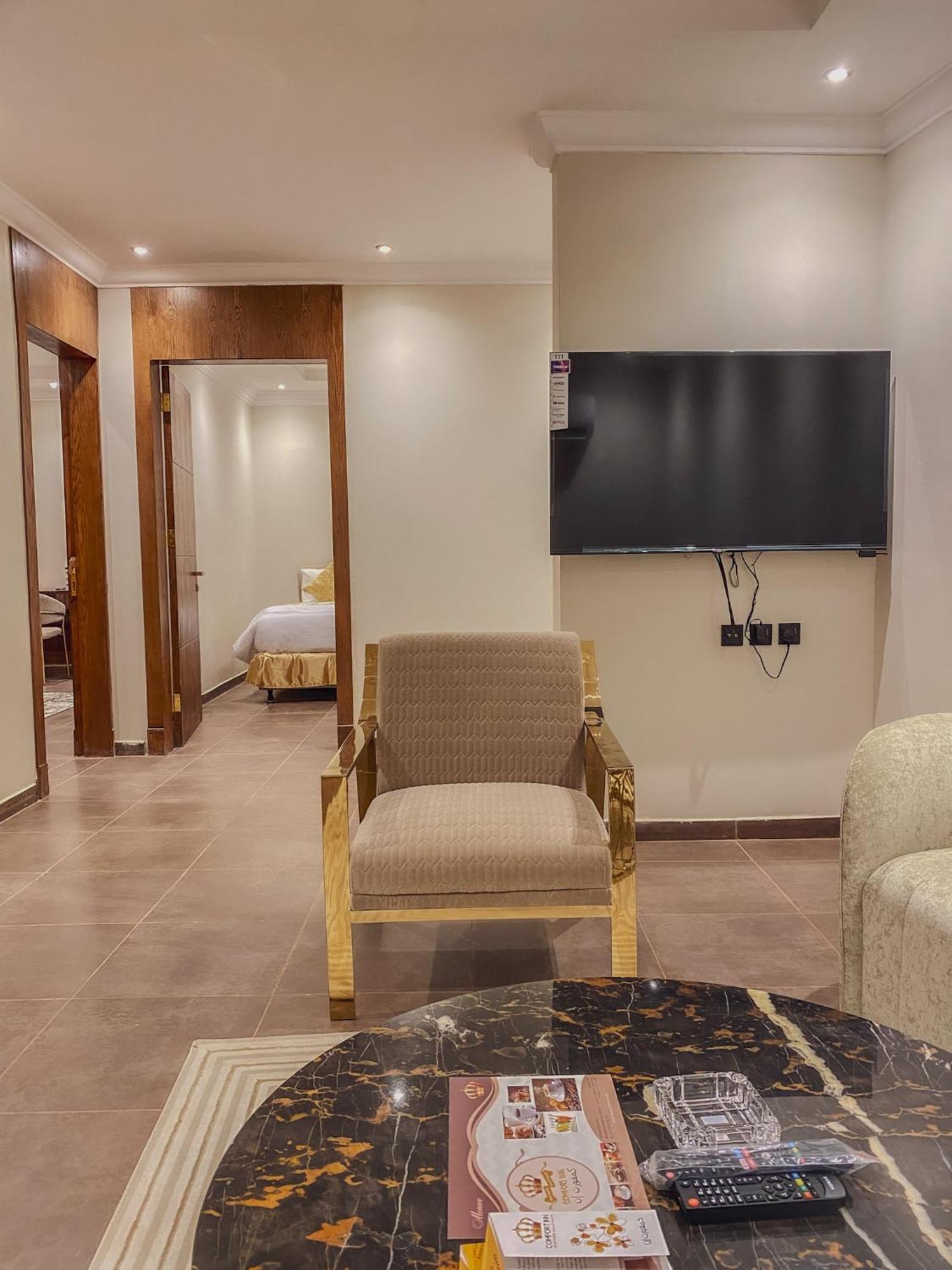 Comfort Inn Al Taawon - Family Only リヤード エクステリア 写真