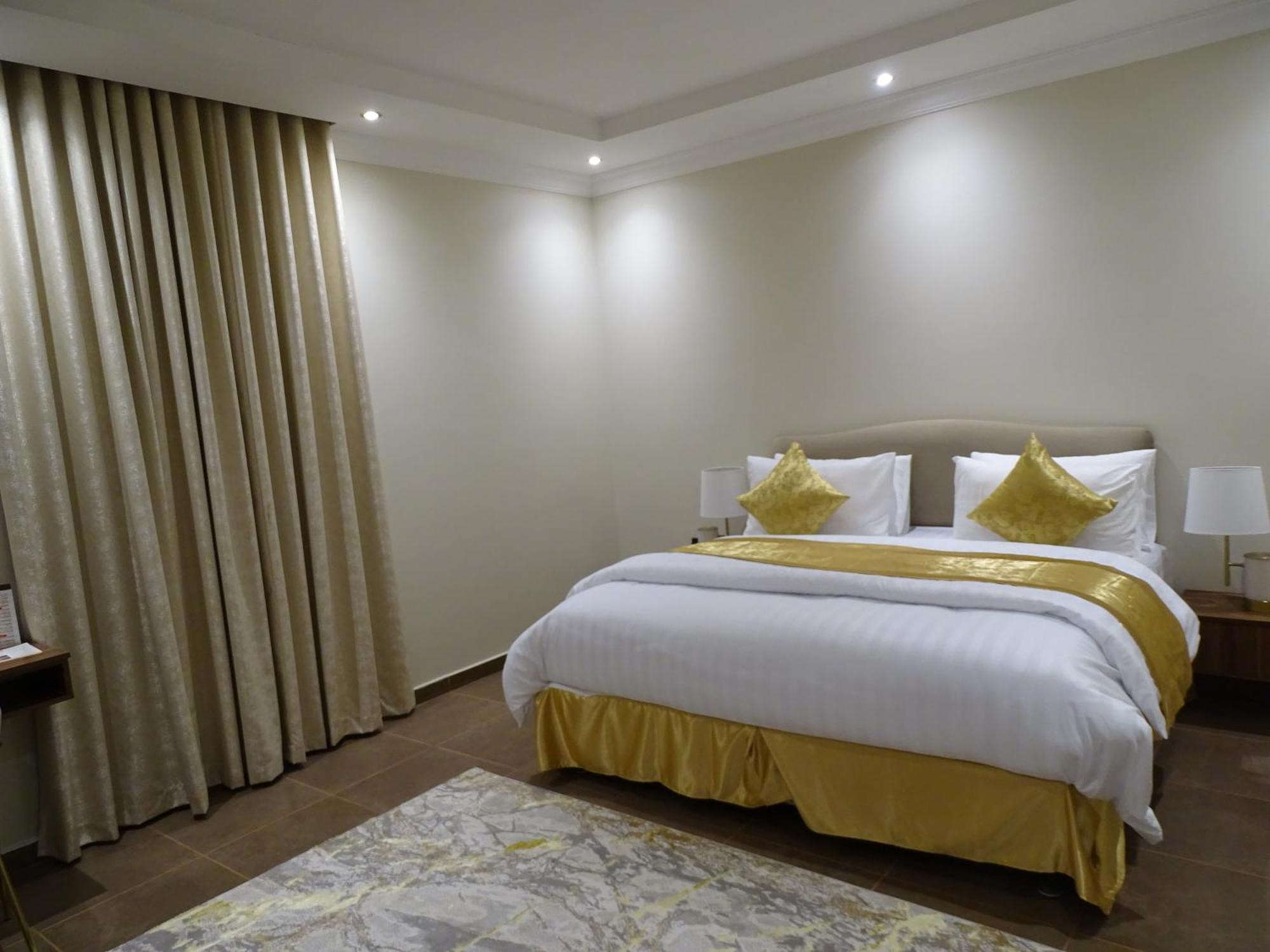 Comfort Inn Al Taawon - Family Only リヤード エクステリア 写真